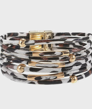 Luxe Leren Armband met Luipaardprint en Goudkleurige Accenten - Multi-Layer