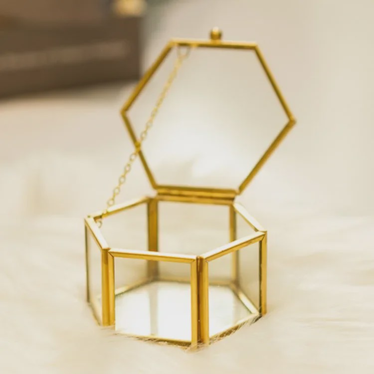 Zeshoekige Glazen Ringendoos - Transparant & Goudkleurig - Voor Sieraden & Bruiloft