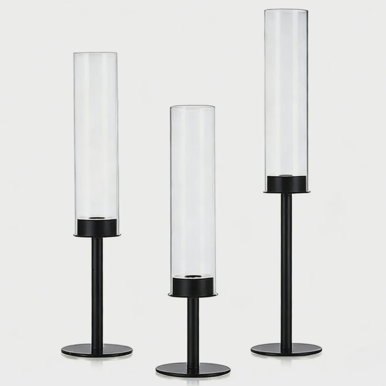 Set van 3 Goudkleurige Kaarsenstandaards met Glazen Kap - Elegant & Stabiel voor Feesten
