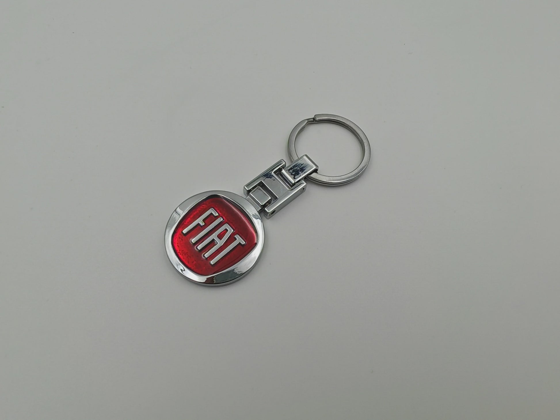 FIAT Autosleutelhanger met Logo - Stijlvolle Sleutelhanger voor Diverse Fiat Modellen