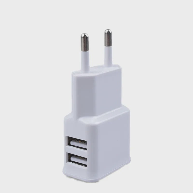 Universele Dual USB Reisadapter EU Stekker 5V - Laad Al Je Apparaten Snel Op