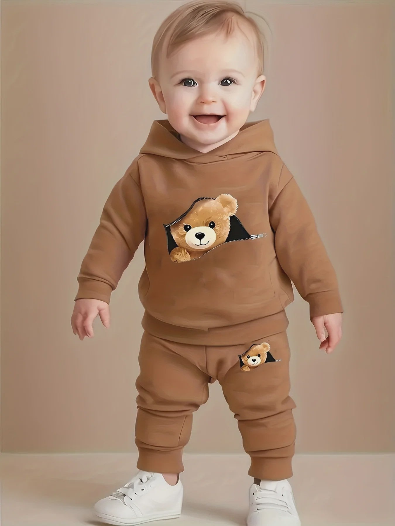 Schattige Baby Jongens Set: Fleece Sweater met Beerprint en Joggingbroek