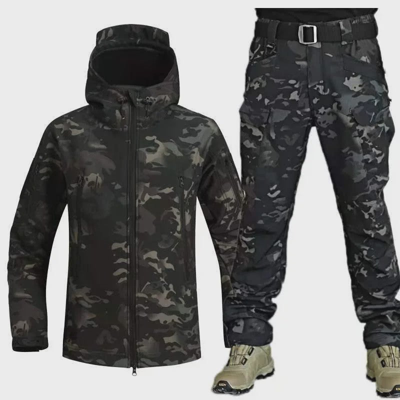 Waterdichte Heren Tactical Set: Softshell Jas & Fleece Cargo Broek voor Outdoor Avonturen