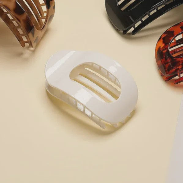 Moderne Ovalen Haarklem met Luipaardprint - Stijlvolle Acryl Haarclip voor Dames