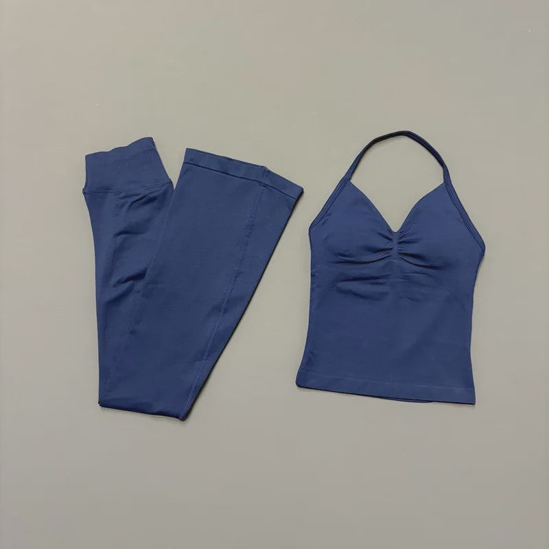 Dames Sportset: Seamless Strappy Top met Ruches & Butt Lifting Flare Leggings