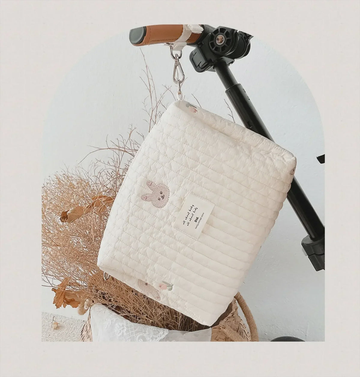 Quilted Luiertas Organizer met Borduring - Baby Verzorgingstas voor Kinderwagen