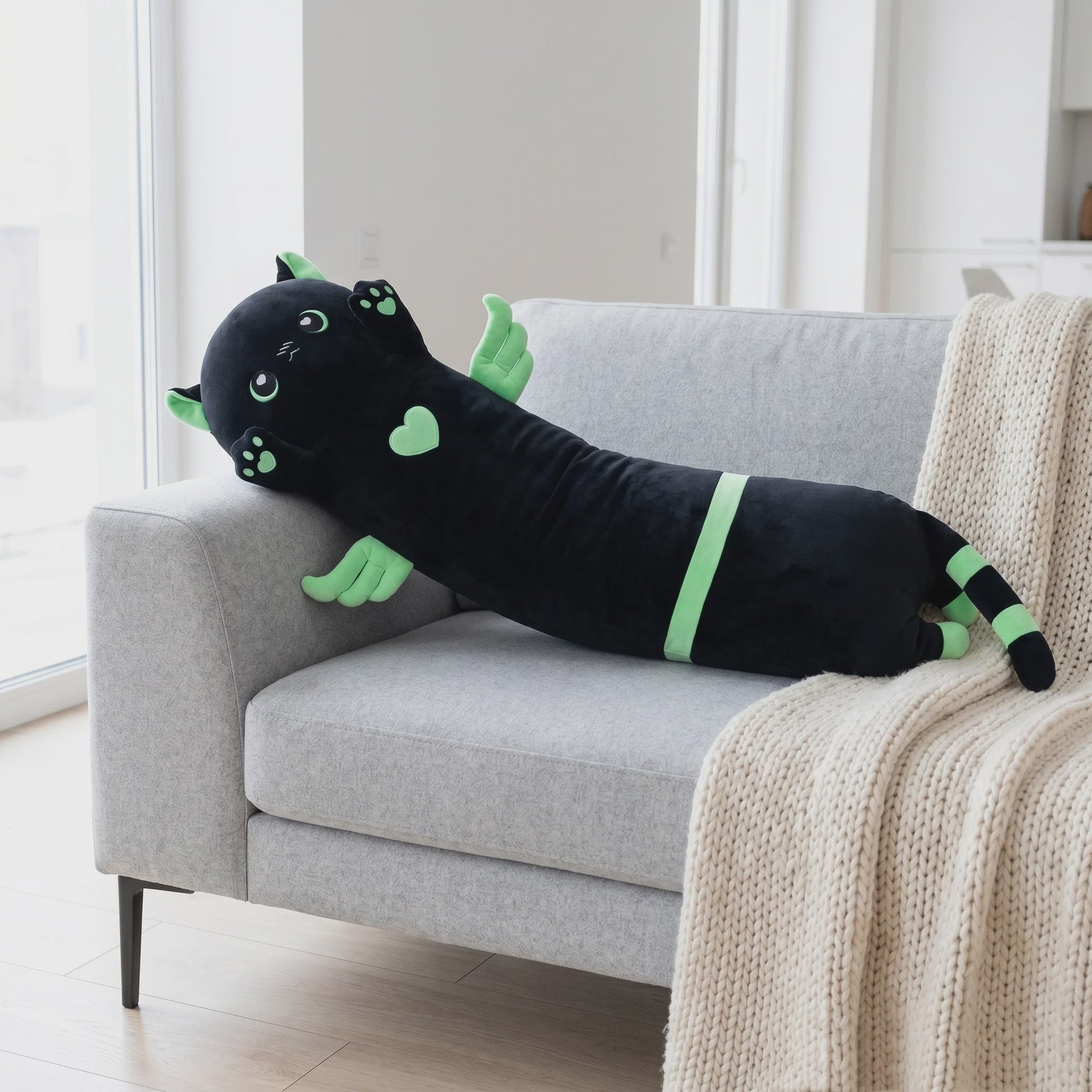 Kawaii Zwarte Kat Pluche Knuffelkussen met Vleugels - Extra Lang Slaapkussen voor Bank of Bed