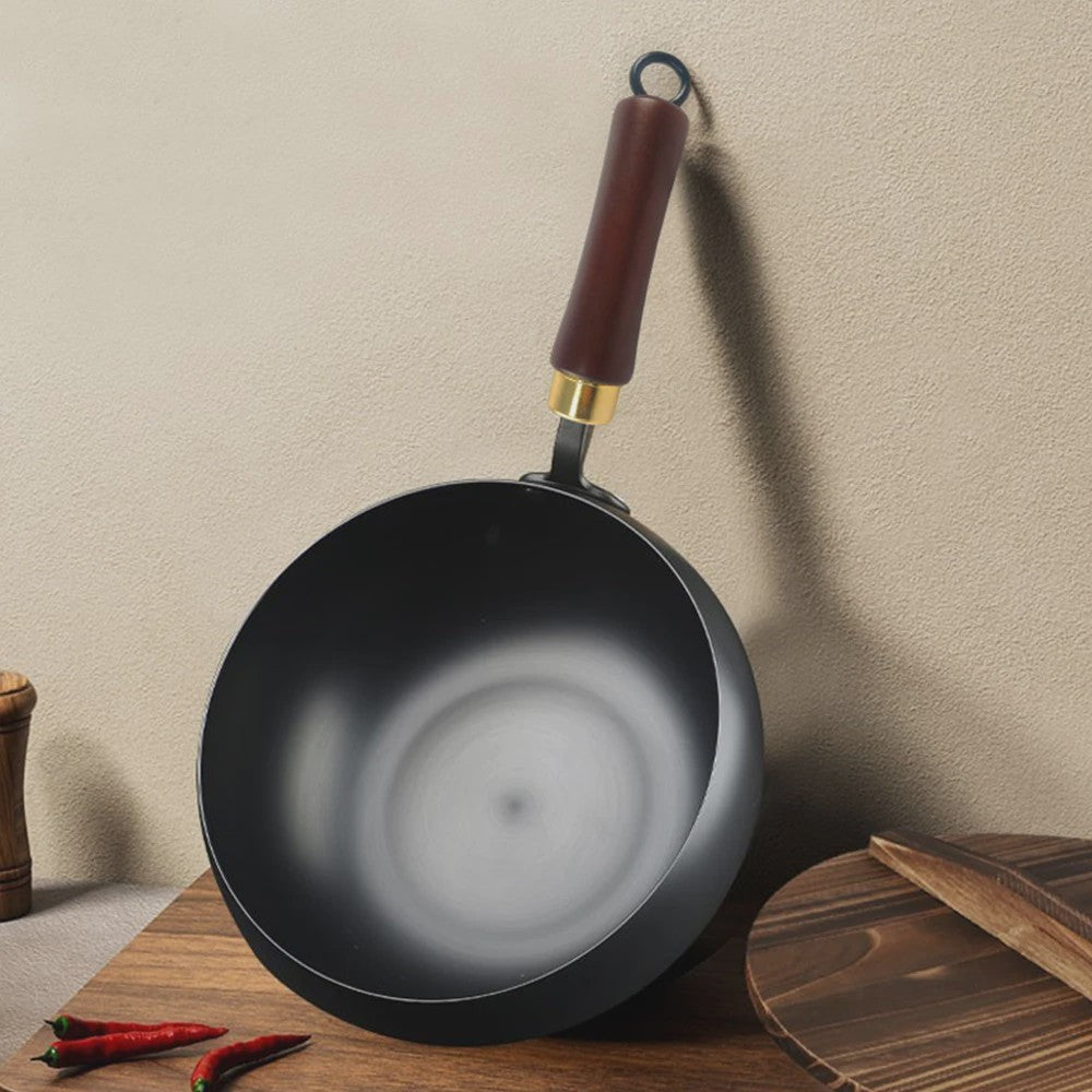 Handgesmeed Gietijzeren Wokpan met Deksel - Non-Stick, Geschikt voor Gas & Inductie