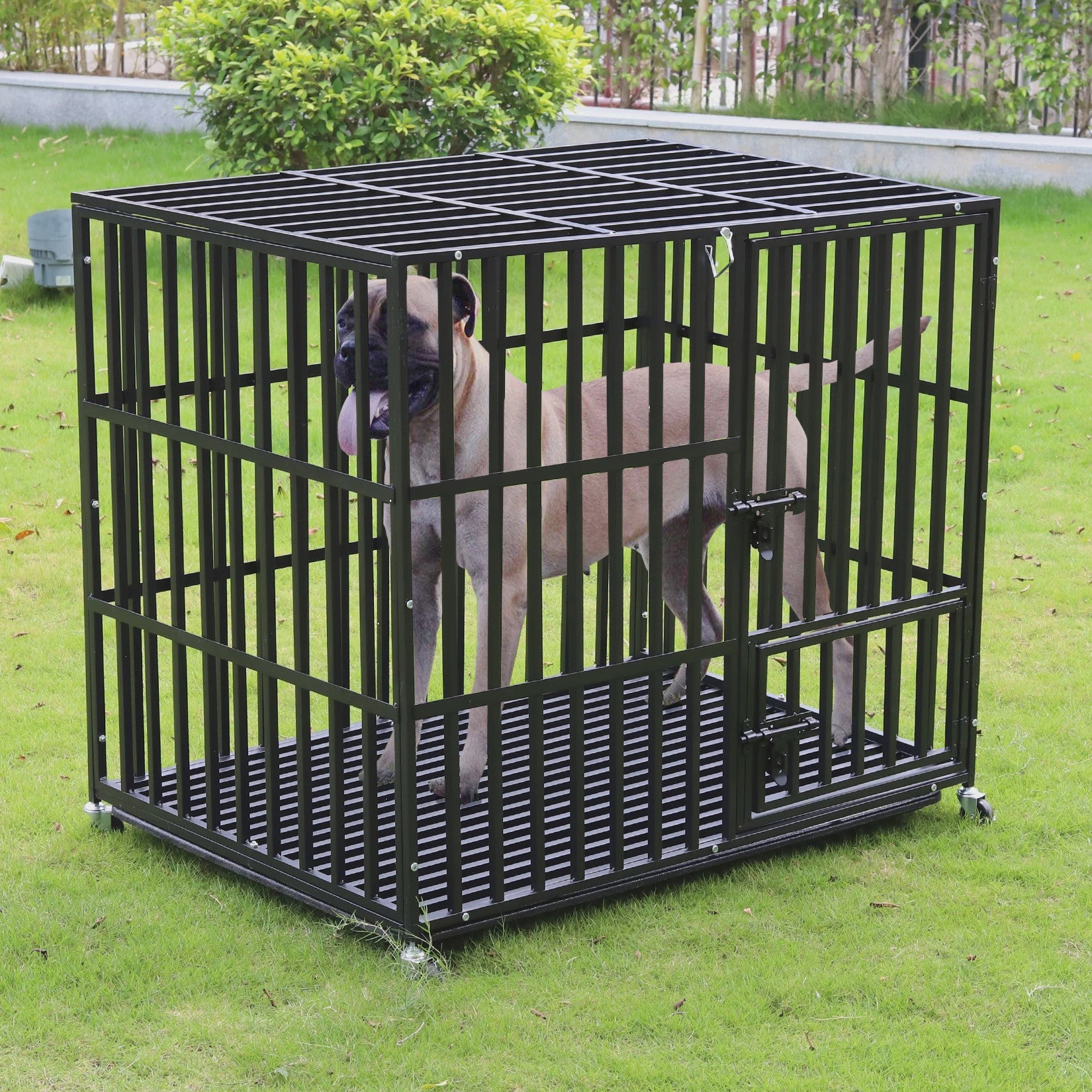 Robuuste Metalen Hondenkennel met 3 Deuren, Wielen en Uitneembare Lade