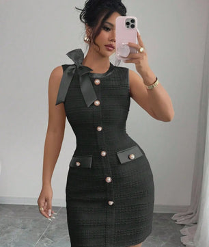 Elegante Getextureerde Bodycon Jurk met Strik en Parelknoopjes
