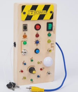 Houten Montessori Busy Board met LED Lichtjes en Schakelaars - Educatief Kinderspeelgoed voor Ontwikkeling en Reisplezier