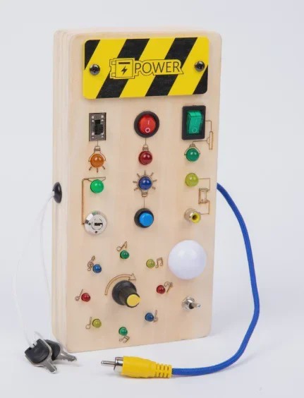 Houten Montessori Busy Board met LED Lichtjes en Schakelaars - Educatief Kinderspeelgoed voor Ontwikkeling en Reisplezier