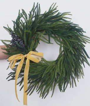 Handgemaakte Kerstkrans met Rode Bessen voor Buiten - Winter Decoratie