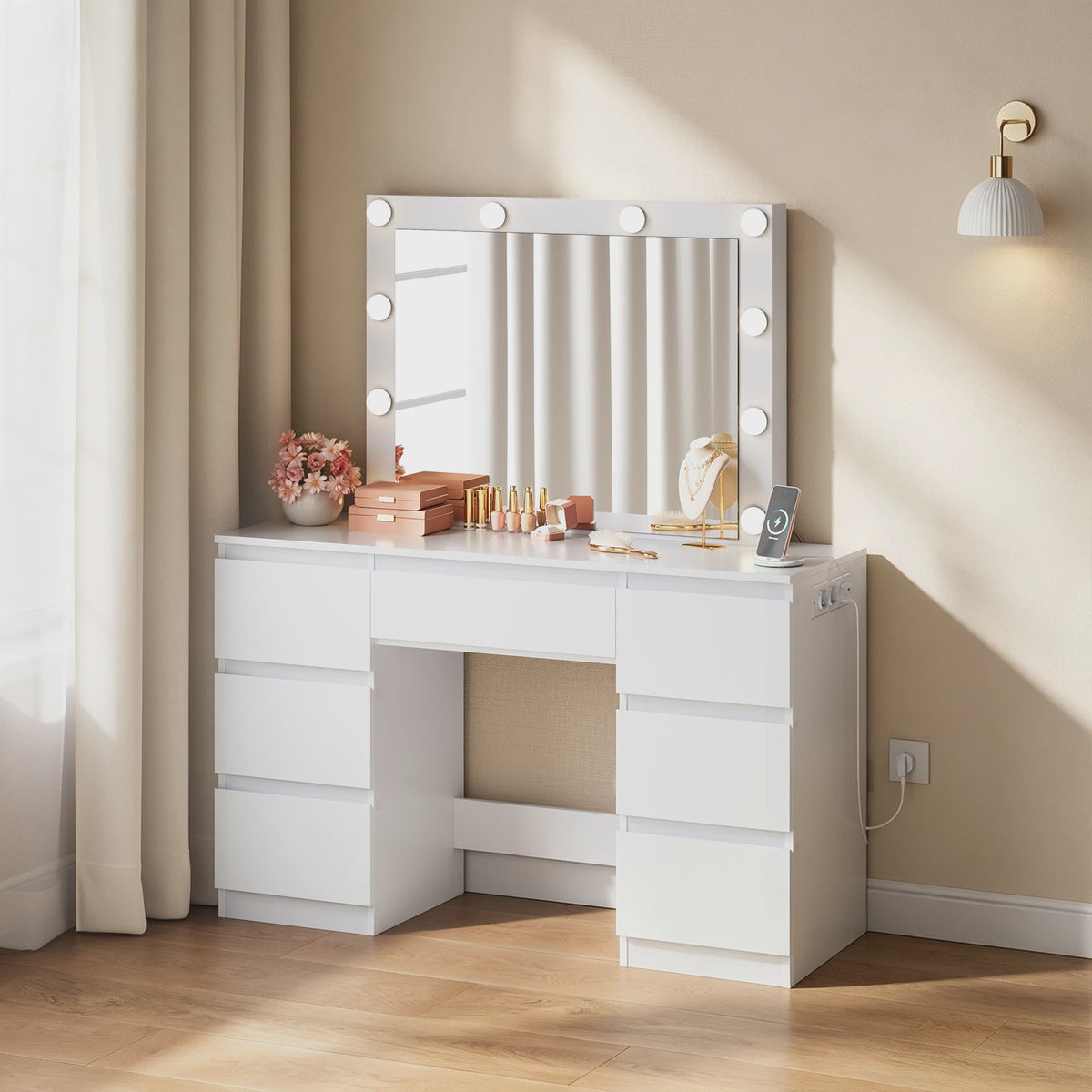 Witte Kaptafel met Spiegel, LED Verlichting en 7 Lades - Inclusief Oplaadpunt