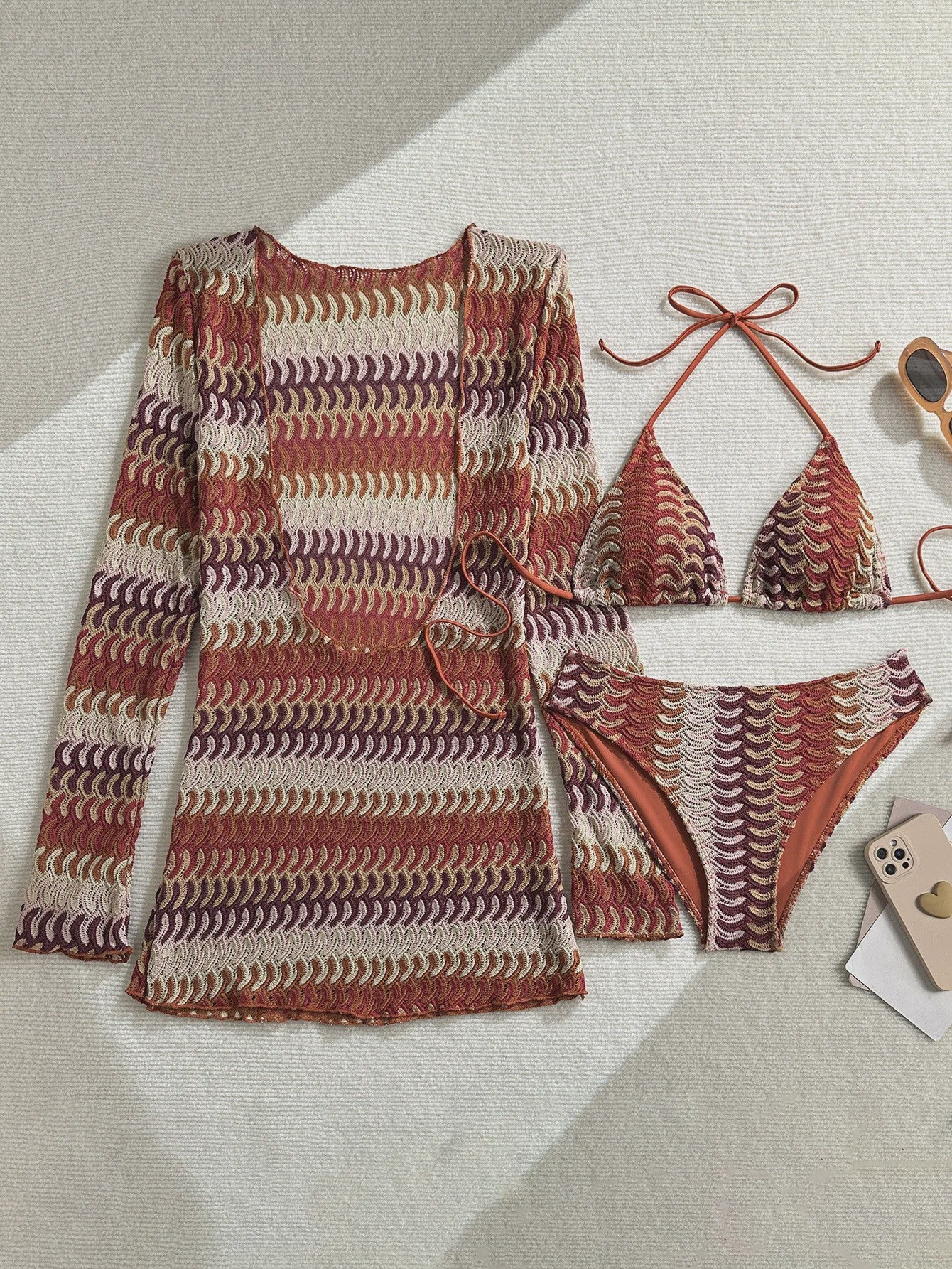 Drieparts Bikini Set met Lange Mouwen Cover-up - Stijlvol en Uniek Print