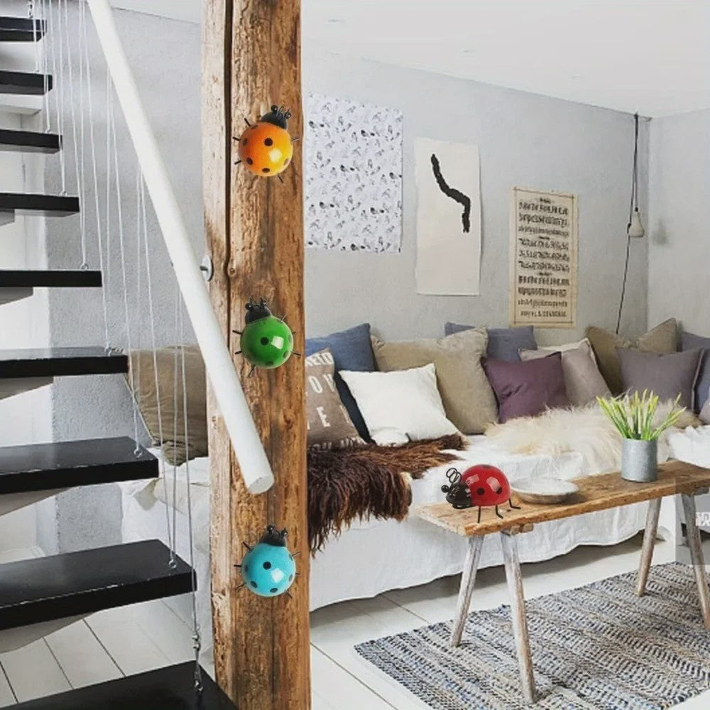 Metalen Lieveheersbeestje Muurdecoratie - Charmante Decoratie voor Binnen & Buiten