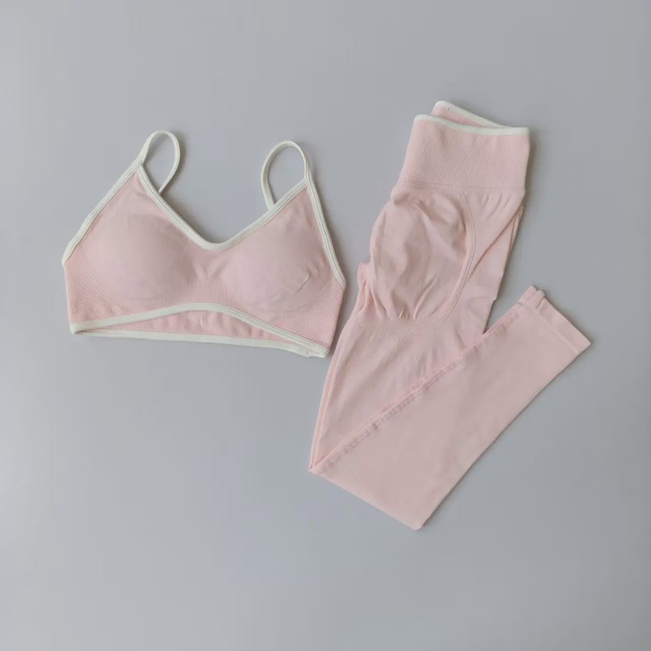 Naadloze 2-delige Sport Set: Leggings met Hoge Taille & Strappy Sport BH voor Fitness en Gym