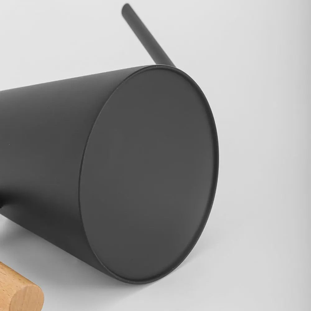 Roestvrijstalen Gieter 900ml Mat Zwart met Houten Handvat & Lange Tuit