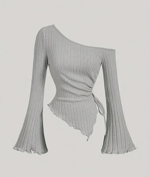 Dames Off-Shoulder T-shirt met Trompetmouwen en Asymmetrische Pasvorm