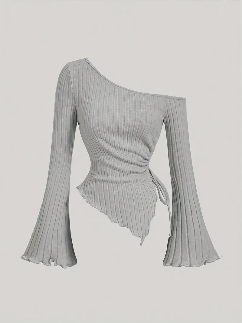 Dames Off-Shoulder T-shirt met Trompetmouwen en Asymmetrische Pasvorm