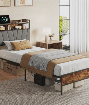 90x200cm Bedframe met LED Opberg Hoofdbord - Metaal & Hout - Gestoffeerd - Geen Boxspring Nodig