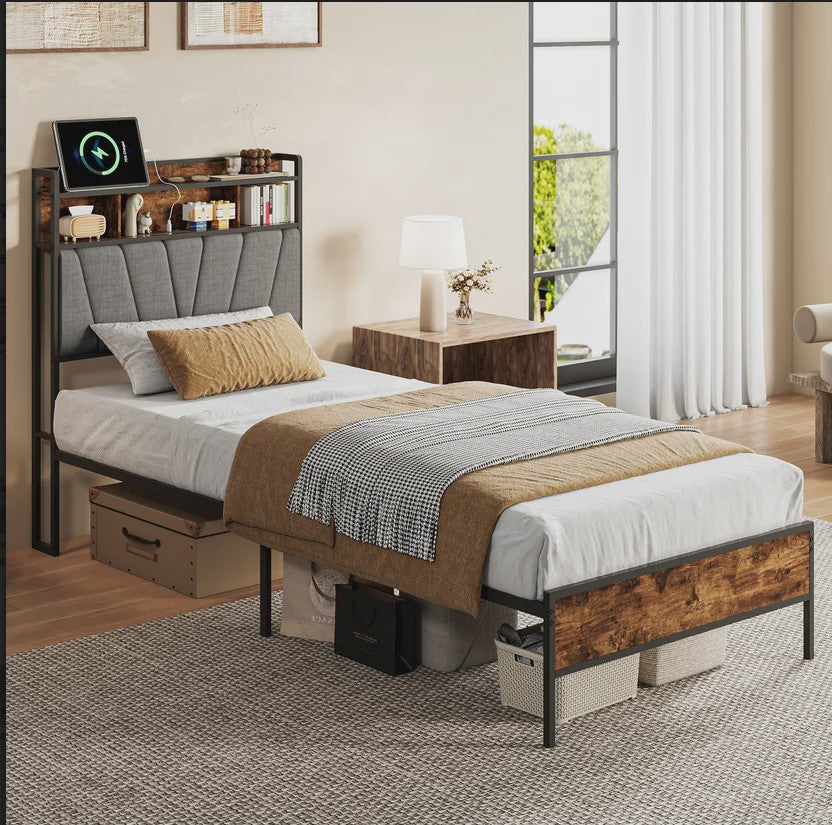 90x200cm Bedframe met LED Opberg Hoofdbord - Metaal & Hout - Gestoffeerd - Geen Boxspring Nodig