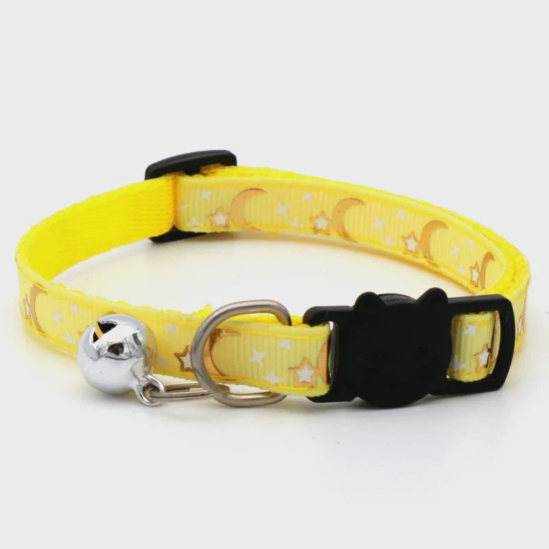 Verstelbare Kattenhalsband met Bel en Sterren/Maan Print - Veilig & Stijlvol