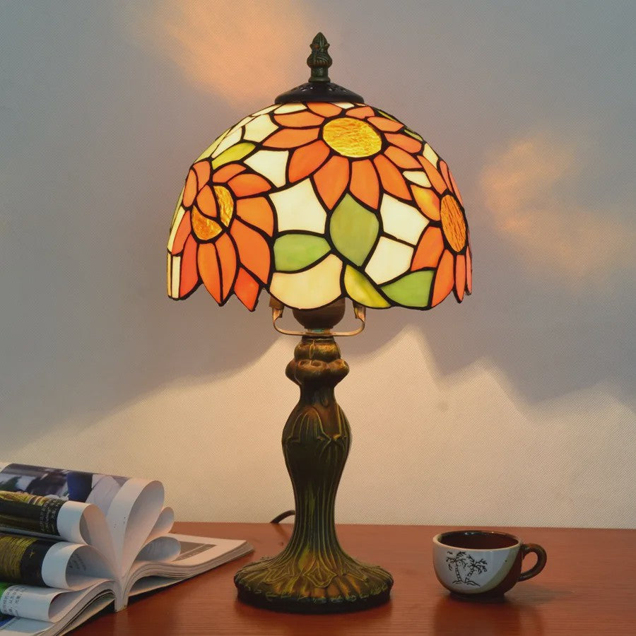 Stijlvolle Tiffany Tafellamp met Glas-in-Lood - Sfeervolle Leeslamp voor Woonkamer, Slaapkamer of Kantoor