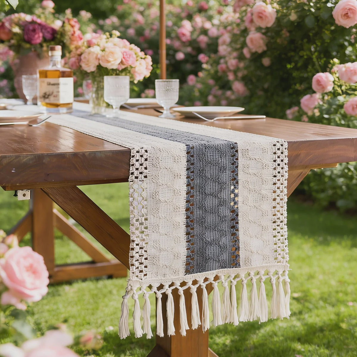 Bohemien Haakwerk Tafelrunner met Franje - Beige & Khaki - Sfeervolle Decoratie voor Binnen & Buiten