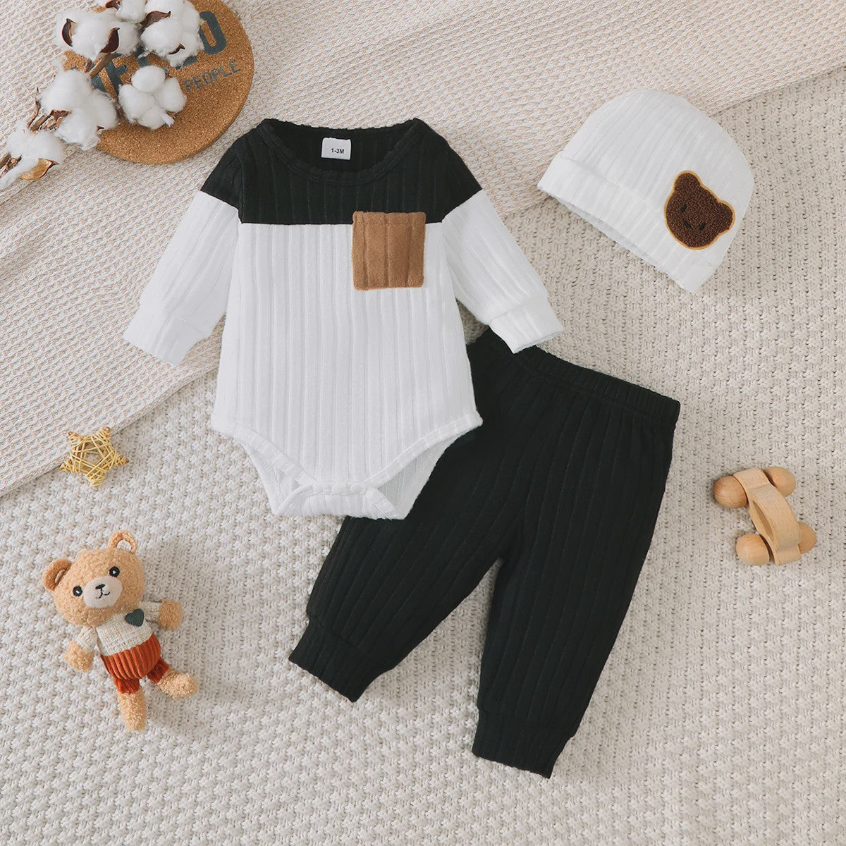 Baby Jongen Set: Longsleeve Bodysuit, Broekje & Muts - Kleurblok Design (0-18 Maanden)
