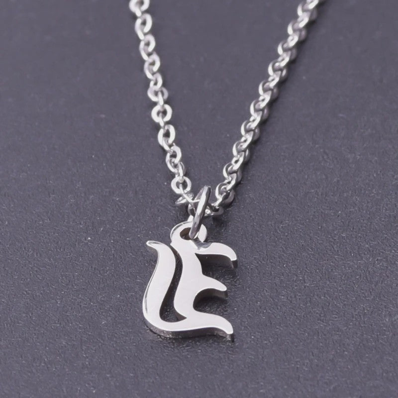 RVS Initiaal Ketting met Oude Engelse Letterhanger - 26 Letters, Perfect voor Hem, Haar of als Koppelkado