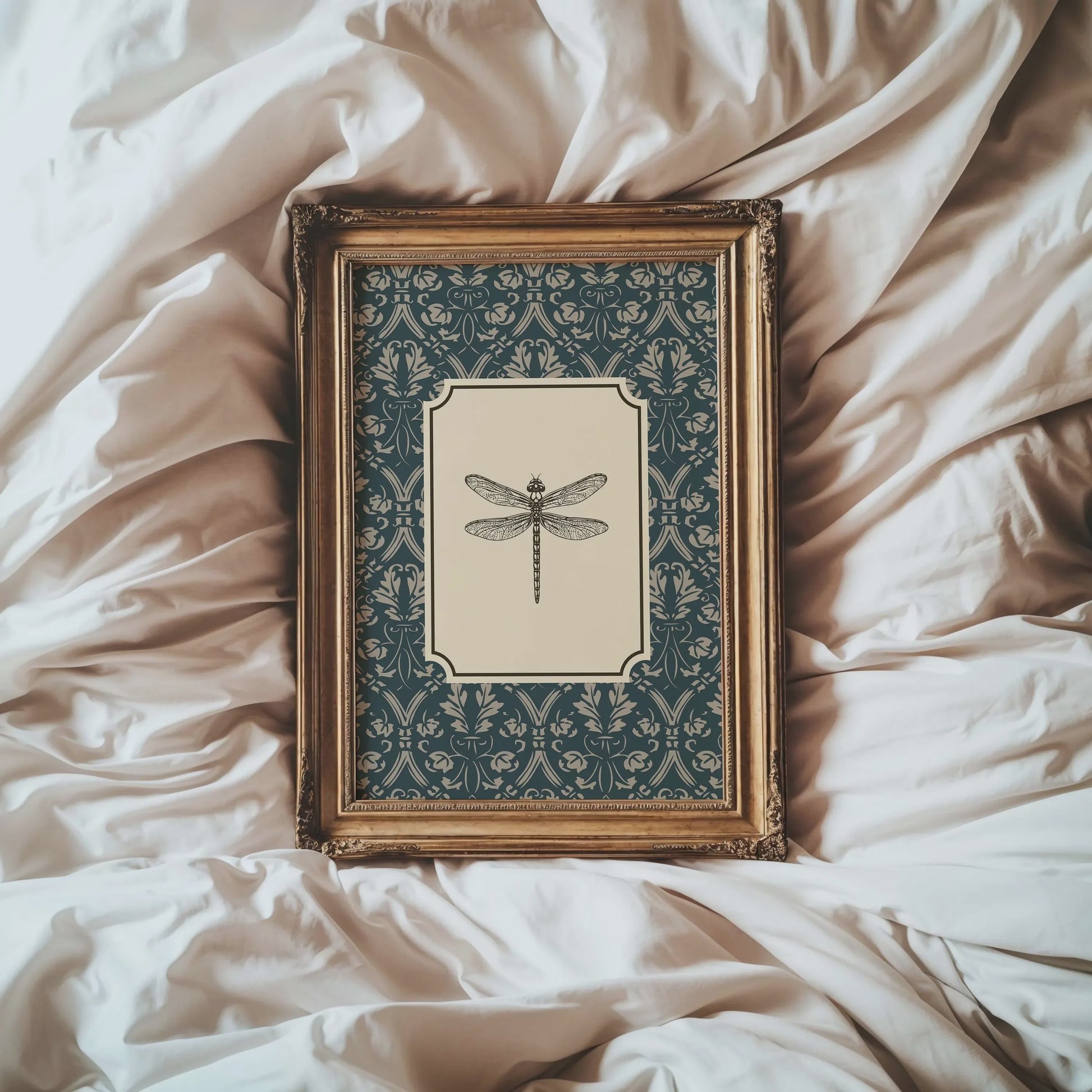 Retro Insect Canvas Print: Libelle, Bij & Kolibrie Poster voor Farmhouse & Moderne Decoratie