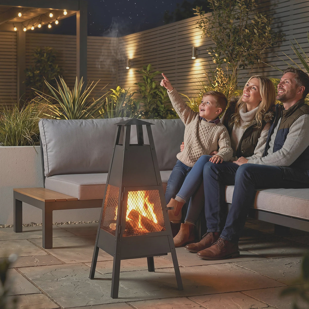 Outsunny Terrashaard met Conische Schoorsteen - Stijlvol & Functioneel, 97cm, Carbon Staal, Zwart