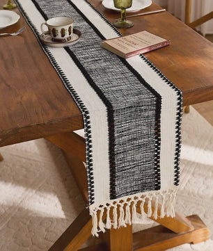 Groene Boho Tafel Runner met Franjes - Handgeweven - Rustiek Lente Decoratie