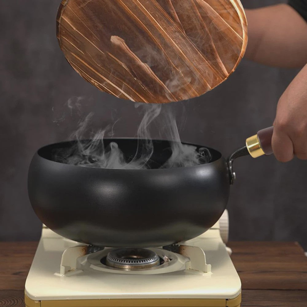 Handgesmeed Gietijzeren Wokpan met Deksel - Non-Stick, Geschikt voor Gas & Inductie