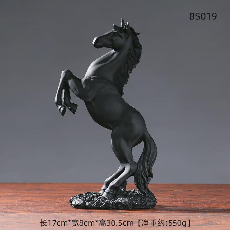 Luxe Winst Paard Statue - Stijlvolle Hars Decoratie voor Woonkamer, Kantoor & Bureau