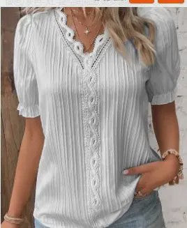 Zomerse Dames Blouse met V-hals en Kantdetails - Korte Mouwen
