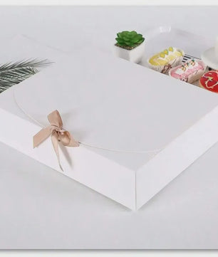 Luxe Zwarte Cadeaubox met Lint - Perfect voor Bruidsmeisjes, Afstuderen & Speciale Gelegenheden