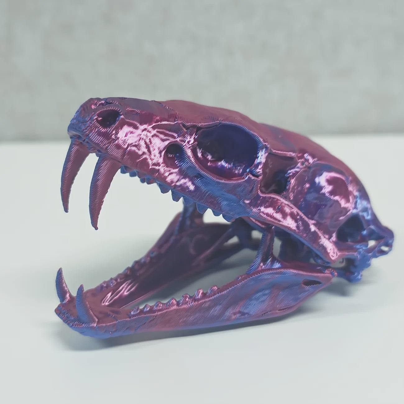 Angstaanjagend Cobra Schedel Standbeeld - Uniek Woondecoratie & Desktop Ornament