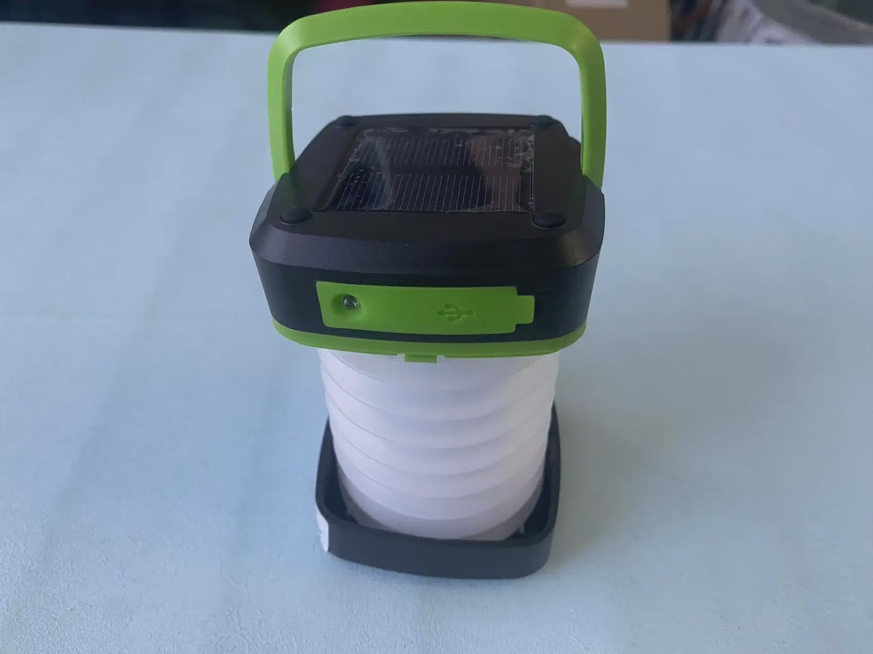 Oplaadbare Solar Camping Lantaarn - IP65 Waterdicht, Dual Charge (Zon & USB), Draagbare LED Zaklamp voor Wandelen
