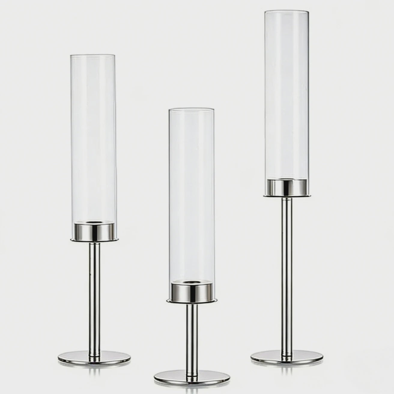 Set van 3 Goudkleurige Kaarsenstandaards met Glazen Kap - Elegant & Stabiel voor Feesten