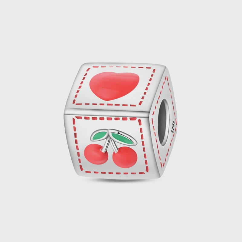 Zilverkleurige Fruit Bedels: Aardbei & Kers - Perfect voor DIY Armbanden