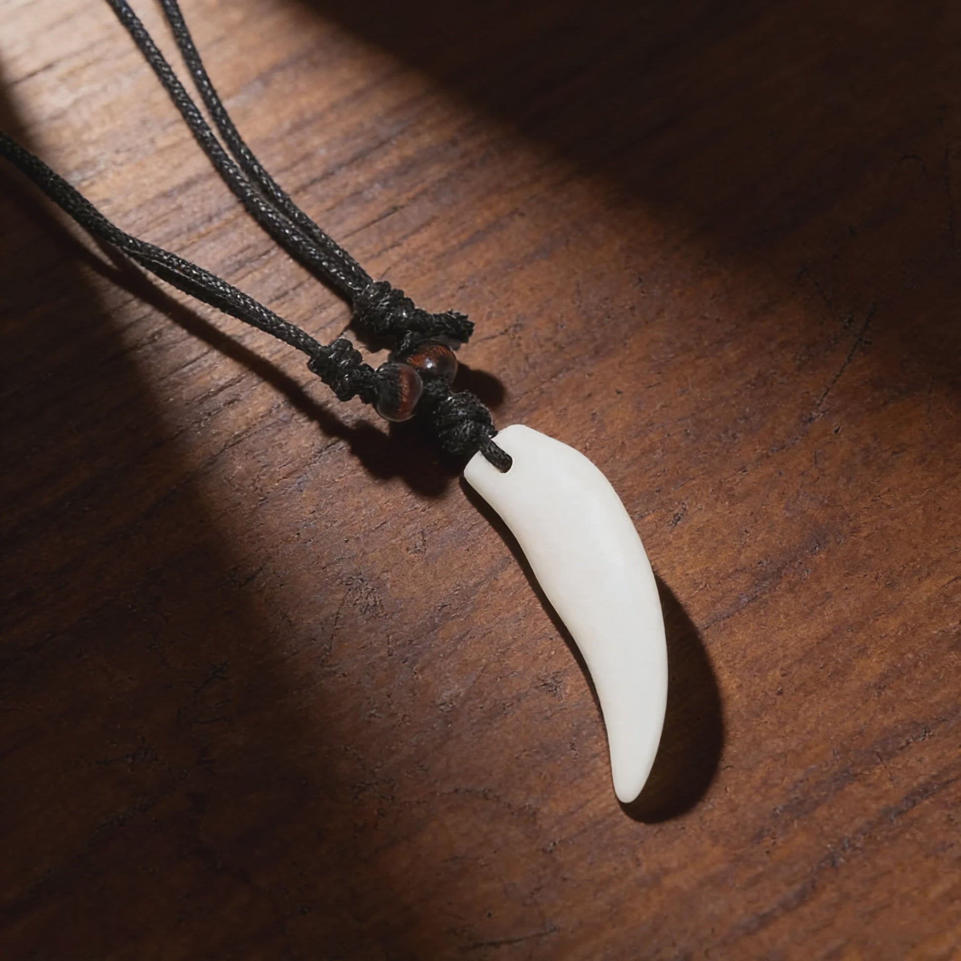 Handgemaakte Wolfstand Ketting - Uniek Hanger Sieraad voor Mannen & Vrouwen