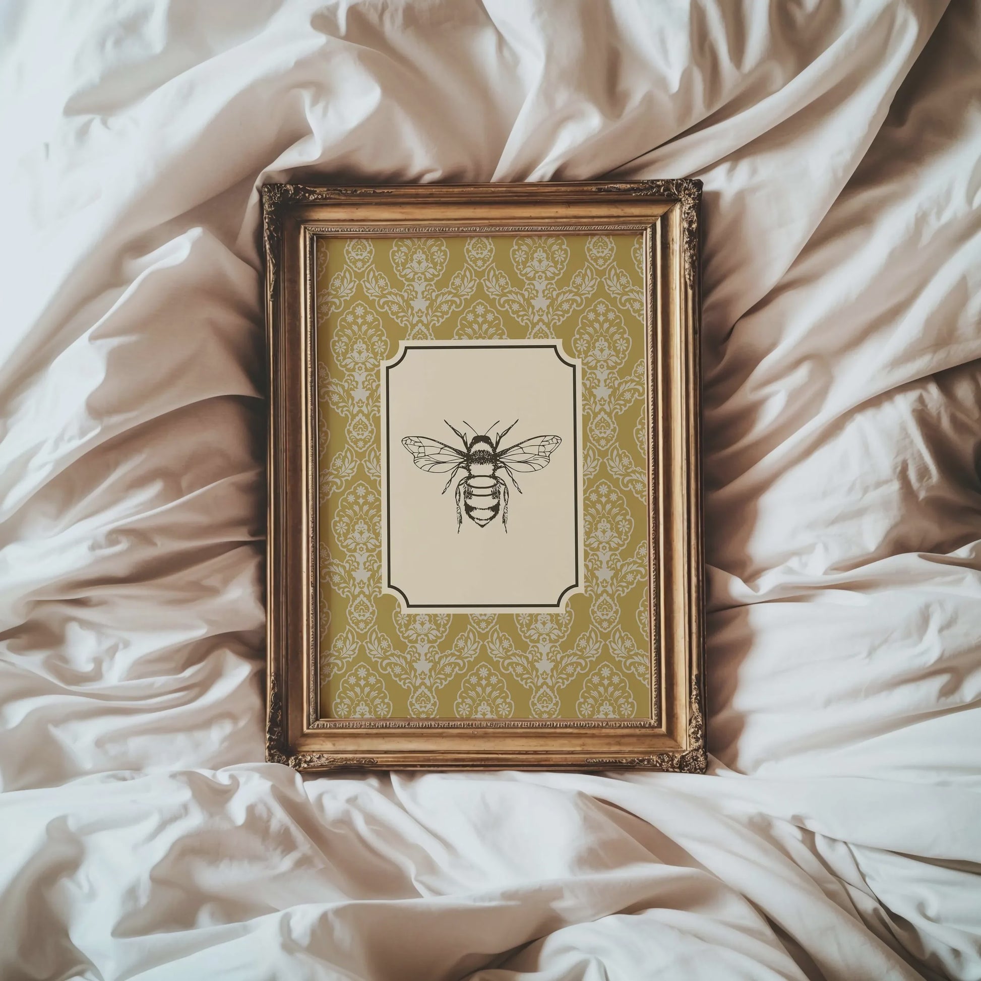 Retro Insect Canvas Print: Libelle, Bij & Kolibrie Poster voor Farmhouse & Moderne Decoratie