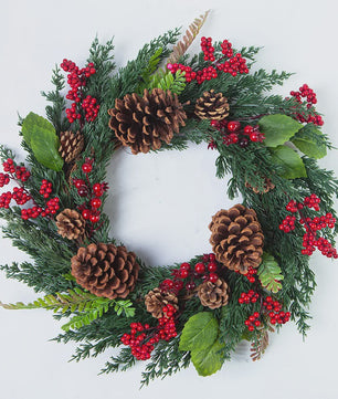 Handgemaakte Kerstkrans met Cipres, Rode Bessen & Denneappels - Voordeur Decoratie