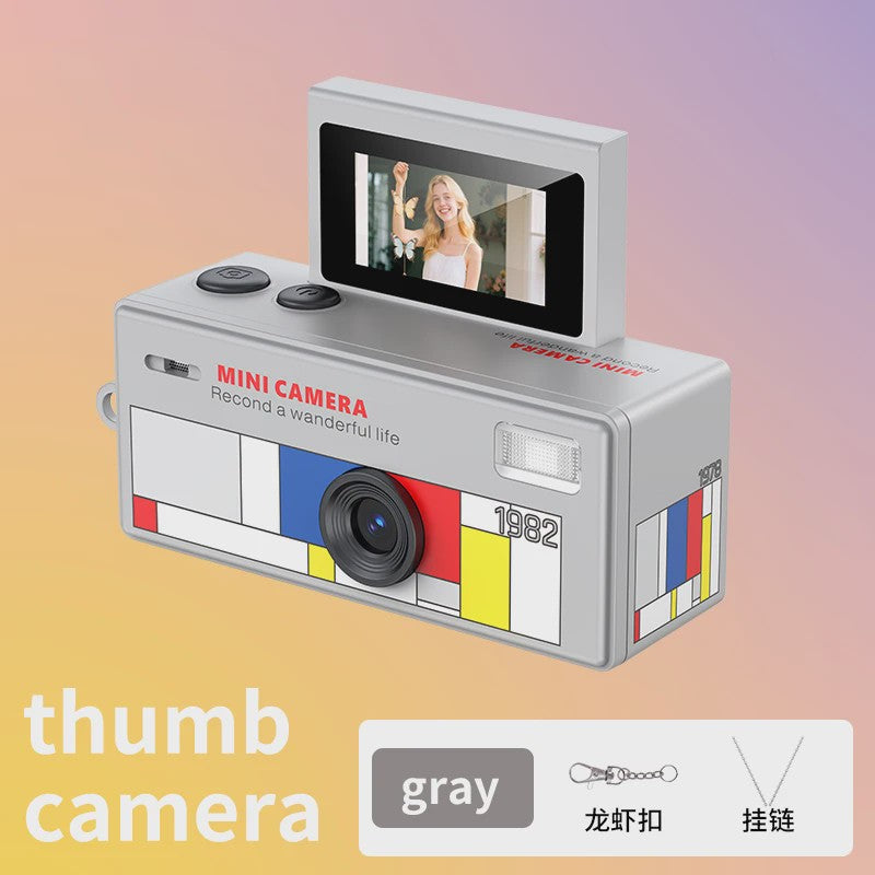 Retro Mini Digitale Camera met Sleutelhanger & Flip Screen - 720P Video Recorder
