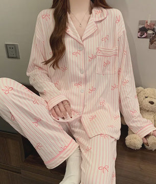 Dames Pyjama Set met Hartjesprint - Comfortabele Loungewear voor Lente & Herfst