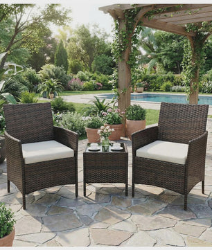 3-delige Buiten Terras Bistroset: PE Rotan Wicker Stoelen met Zachte Kussens & Glazen Salontafel - Compact Tuinmeubilair