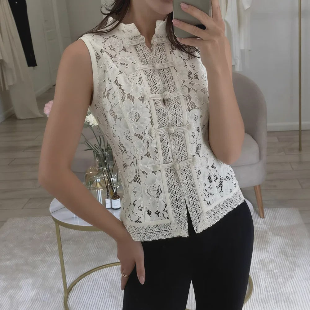 Vintage Kant Blouse met Pofmouwen en Elegante Knoopsluiting - Zomer Top