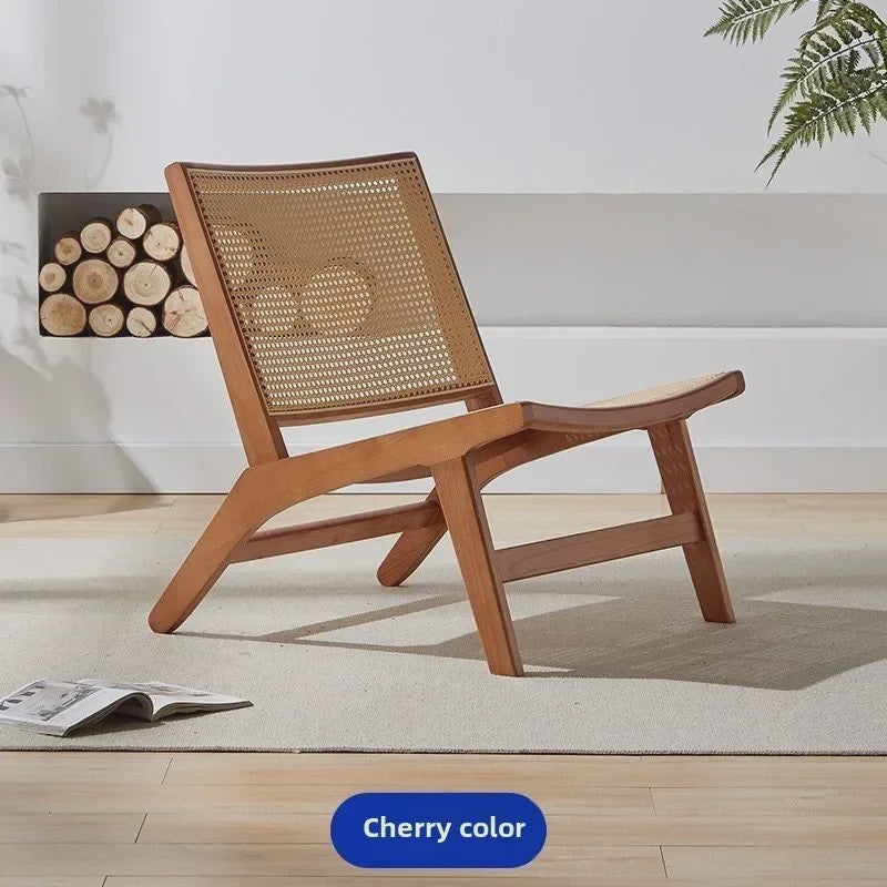 Luxe Fauteuil van Massief Hout en Rotan - Stijlvolle Relaxstoel voor Woonkamer of Balkon